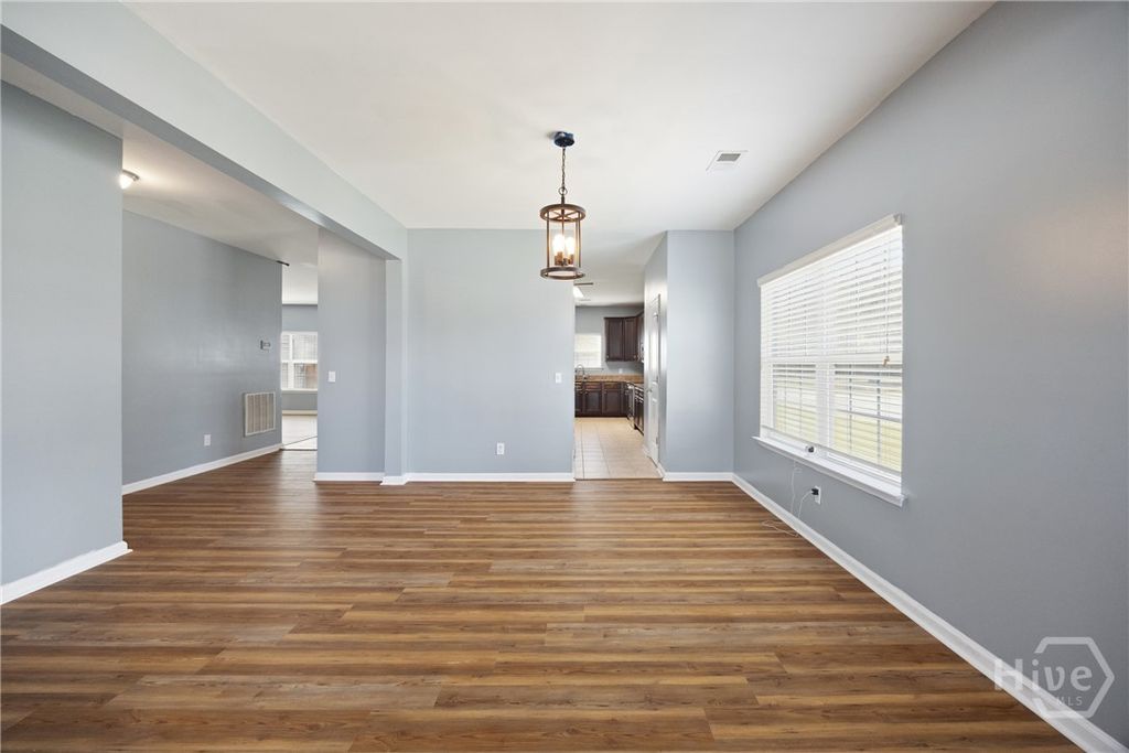 Image 10 of property listing at 189 Savannah Lane, Richmond Hill, GA 31324