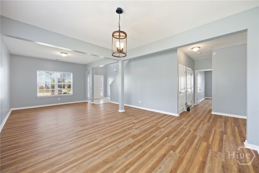 Image 12 of property listing at 189 Savannah Lane, Richmond Hill, GA 31324