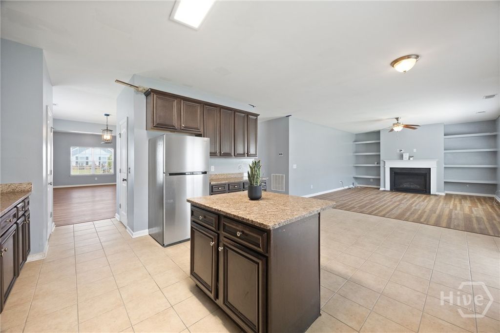 Image 22 of property listing at 189 Savannah Lane, Richmond Hill, GA 31324