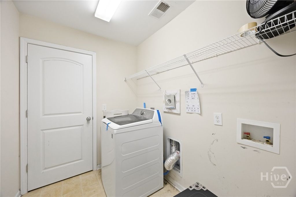 Image 37 of property listing at 189 Savannah Lane, Richmond Hill, GA 31324