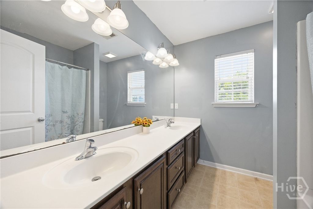 Image 40 of property listing at 189 Savannah Lane, Richmond Hill, GA 31324
