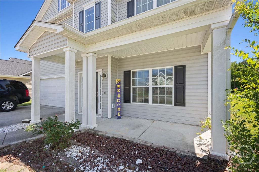 Image 5 of property listing at 189 Savannah Lane, Richmond Hill, GA 31324