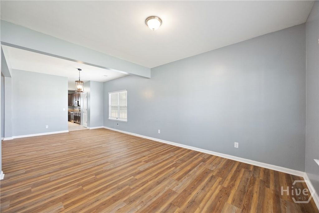 Image 8 of property listing at 189 Savannah Lane, Richmond Hill, GA 31324