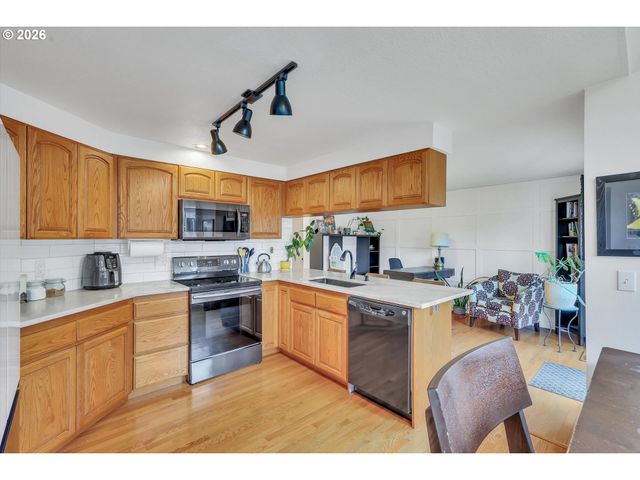 17691 Sw POINTE FOREST Ct, Beaverton, OR 97003