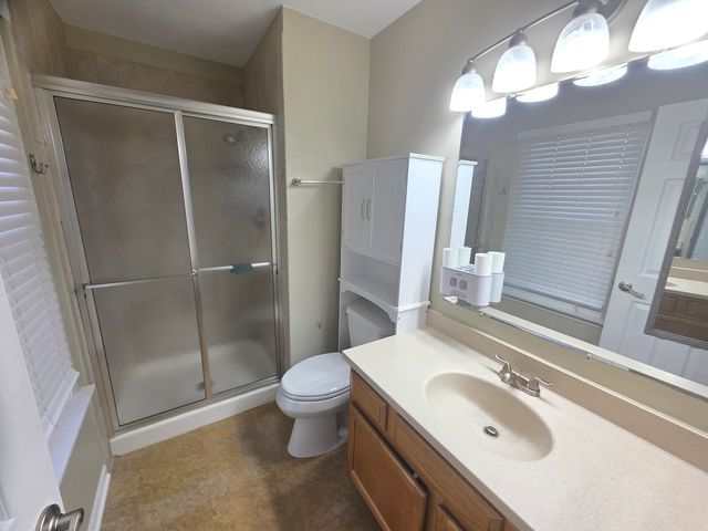 302 Barton Court, Bartlett, IL 60103