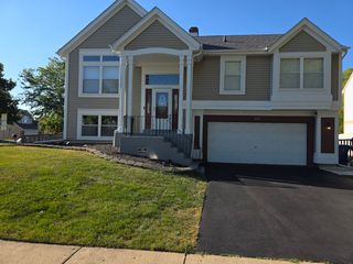 302 Barton Court, Bartlett, IL 60103