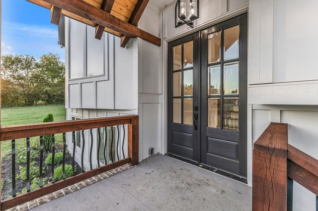 2752 Thompson Station Rd, E, Thompsons Station, TN 37179