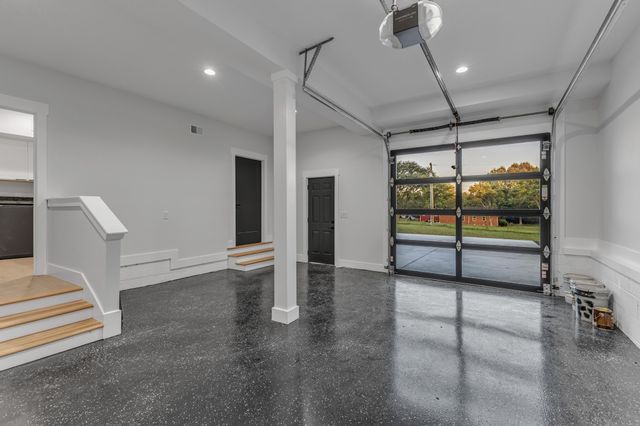 2752 Thompson Station Rd, E, Thompsons Station, TN 37179