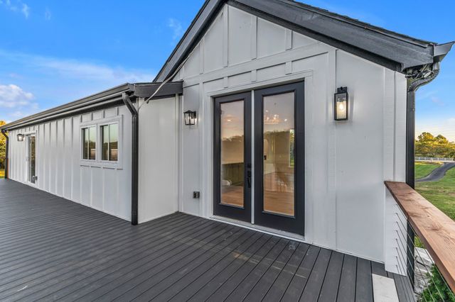 2752 Thompson Station Rd, E, Thompsons Station, TN 37179