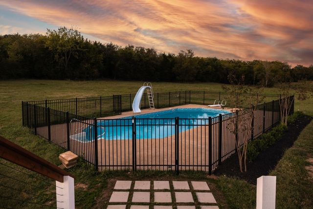 2752 Thompson Station Rd, E, Thompsons Station, TN 37179