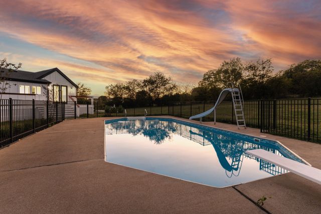 2752 Thompson Station Rd, E, Thompsons Station, TN 37179