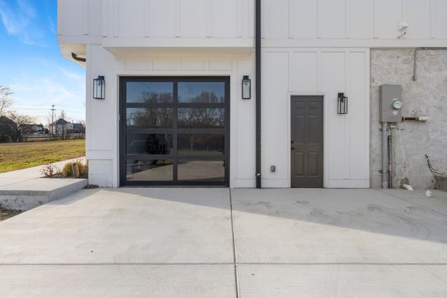 2752 Thompson Station Rd, E, Thompsons Station, TN 37179