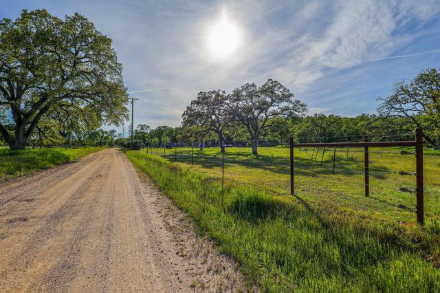 16705 Matlock Loop Road, Cottonwood, CA 96022