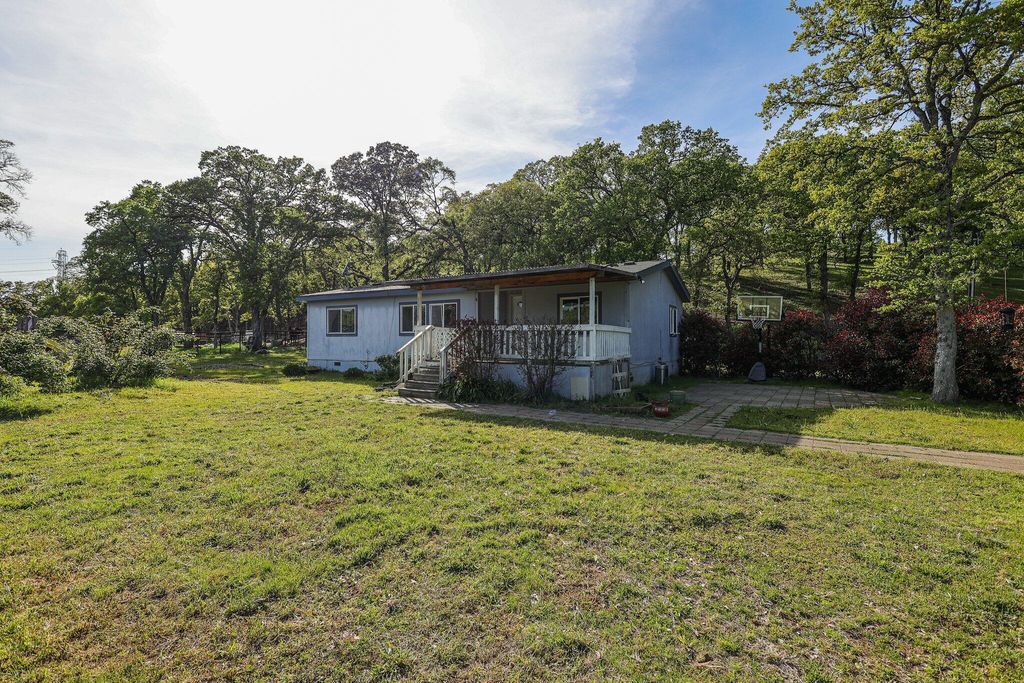 16705 Matlock Loop Road, Cottonwood, CA 96022