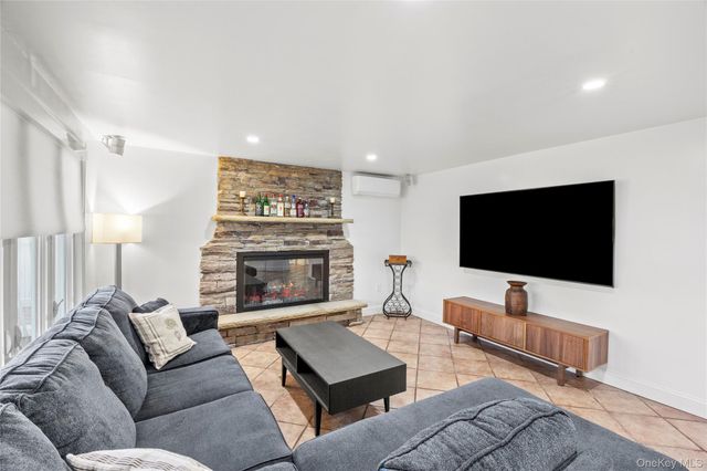 519 Nassau Avenue, Freeport, NY 11520