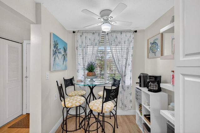 4850 NW 29 Court 327, Lauderdale Lakes, FL 33313