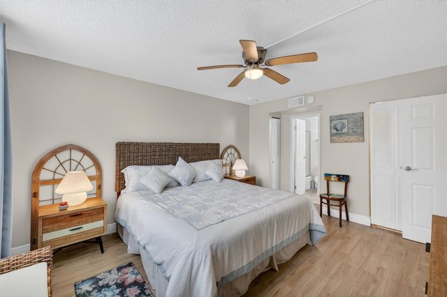 4850 NW 29 Court 327, Lauderdale Lakes, FL 33313