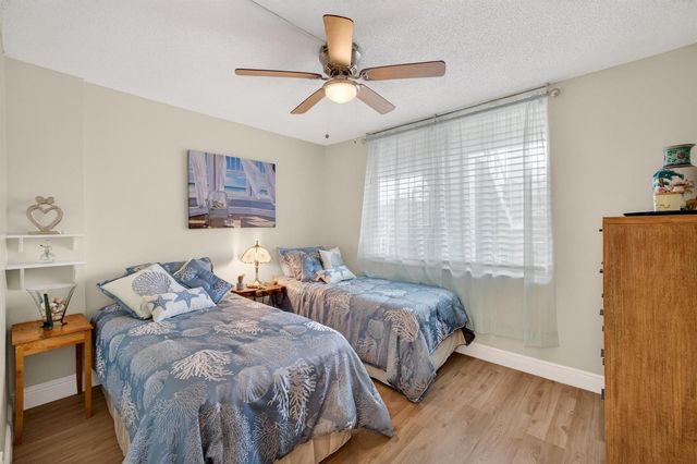 4850 NW 29 Court 327, Lauderdale Lakes, FL 33313