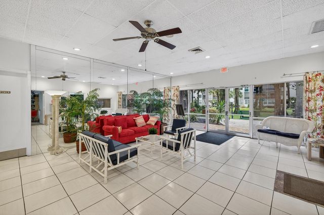 4850 NW 29 Court 327, Lauderdale Lakes, FL 33313