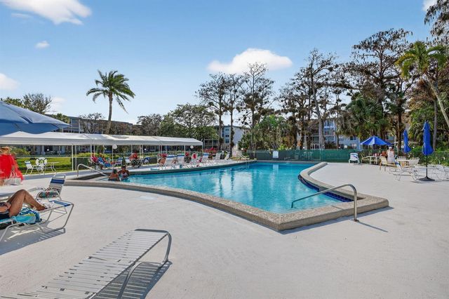 4850 NW 29 Court 327, Lauderdale Lakes, FL 33313