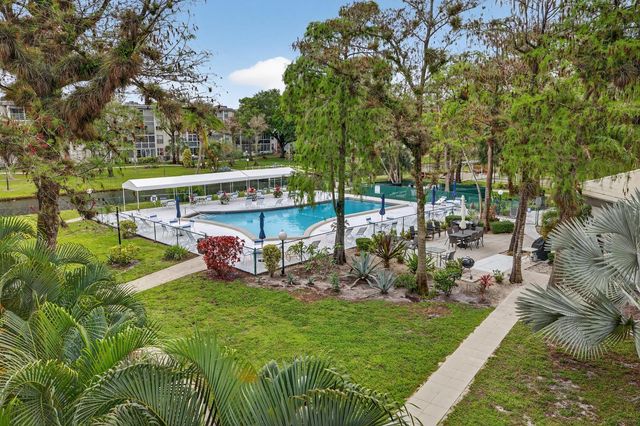 4850 NW 29 Court 327, Lauderdale Lakes, FL 33313
