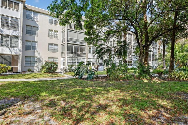 4850 NW 29 Court 327, Lauderdale Lakes, FL 33313