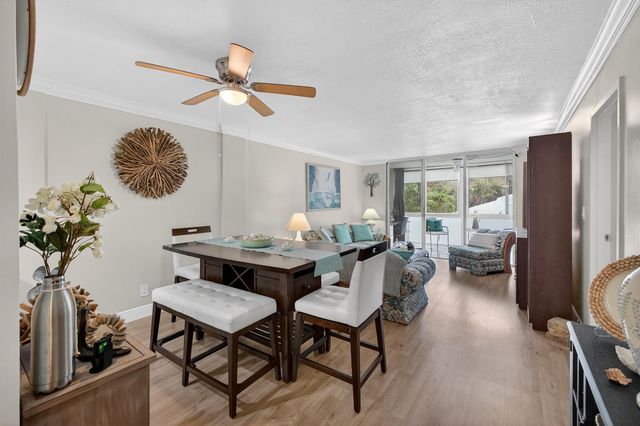 4850 NW 29 Court 327, Lauderdale Lakes, FL 33313