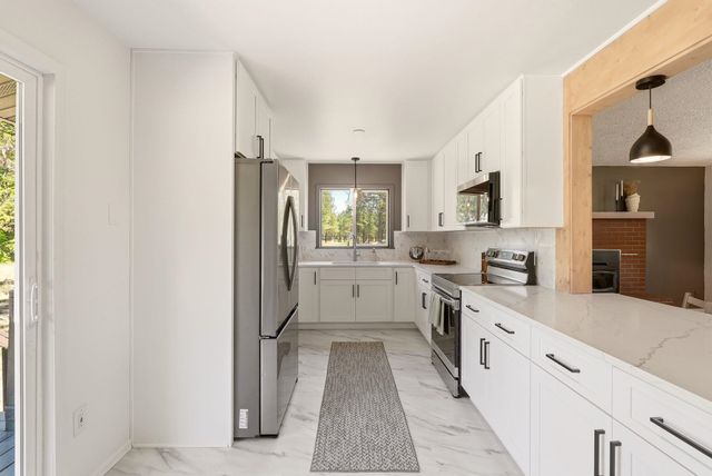 21312 W Sunwest Ave, Medical Lake, WA 99022