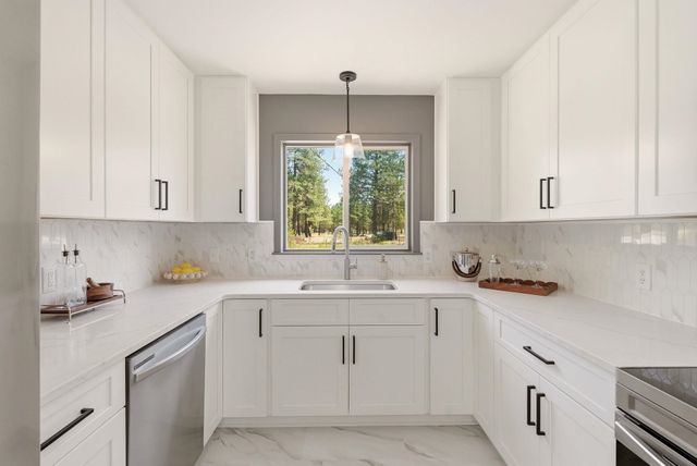 21312 W Sunwest Ave, Medical Lake, WA 99022
