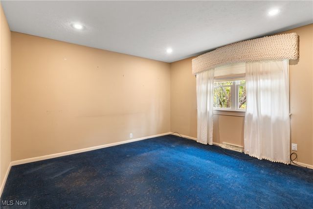 22805 S Woodland Road, Shaker Heights, OH 44122