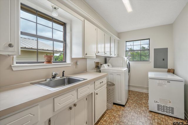 881 VZ County Road 4605, Ben Wheeler, TX 75754