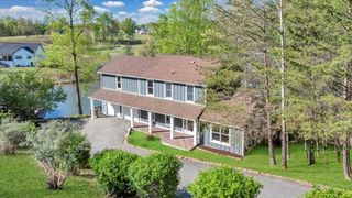 188 BUCK RUN DR, Moneta, VA 24121