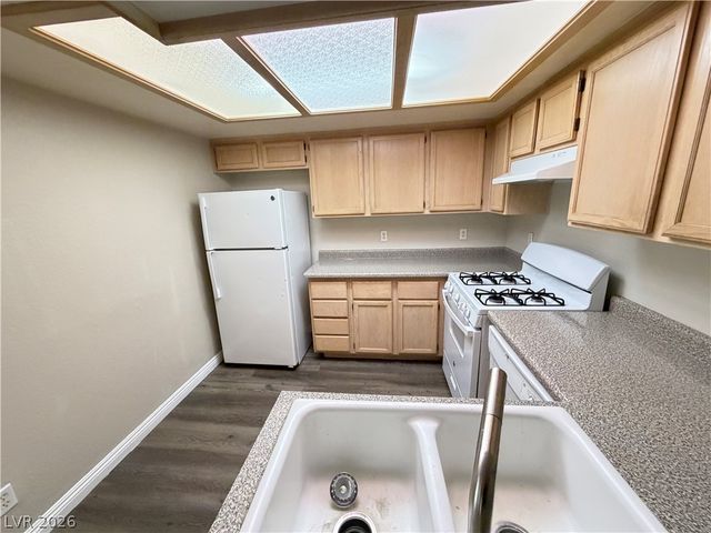 960 North Sloan Lane 104, Las Vegas, NV 89110