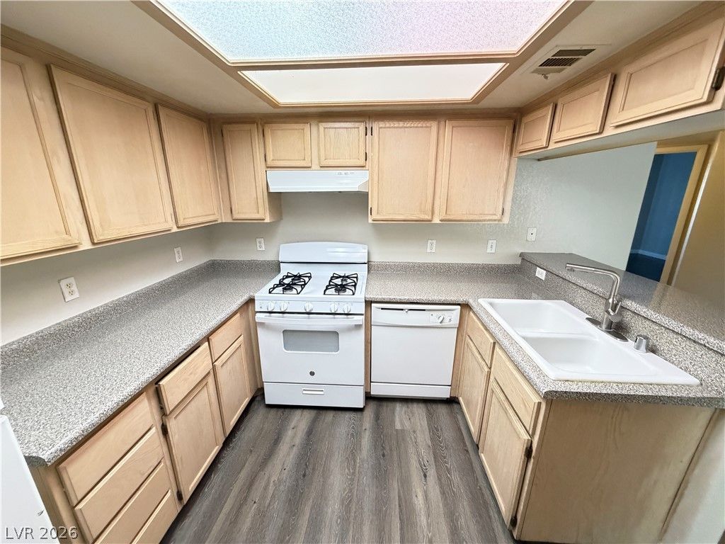 960 North Sloan Lane 104, Las Vegas, NV 89110