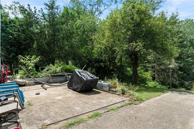 3083 Aljean Dr, Bethel Park, PA 15102