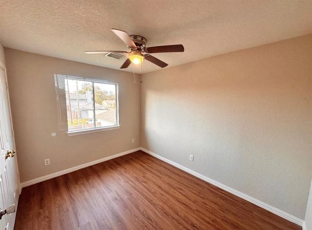 222 Henrietta Street, Webster, TX 77598