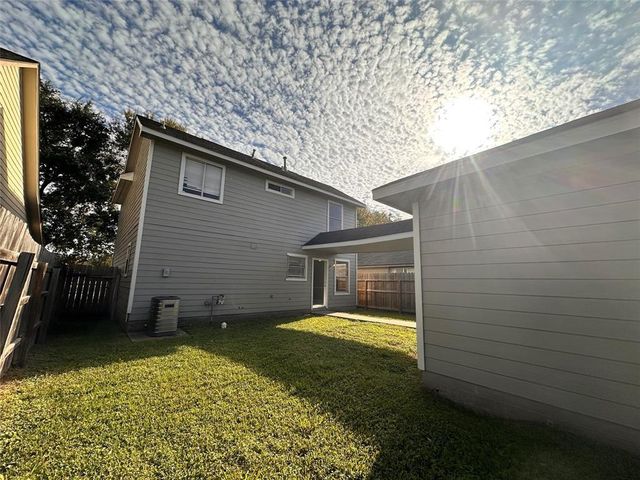 222 Henrietta Street, Webster, TX 77598