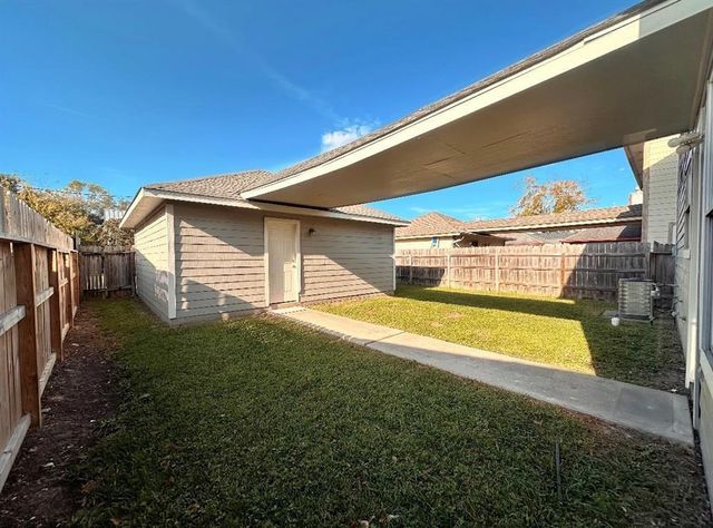 222 Henrietta Street, Webster, TX 77598