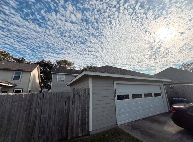 222 Henrietta Street, Webster, TX 77598