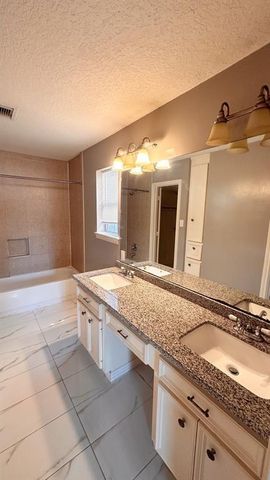 222 Henrietta Street, Webster, TX 77598