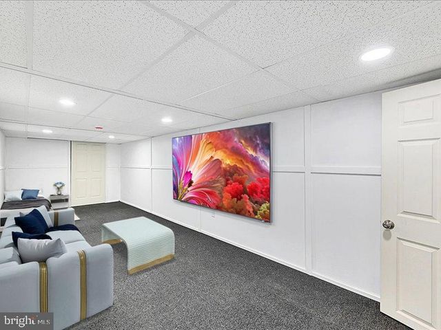 215 FRYSVILLE RD, Hellam, PA 17406