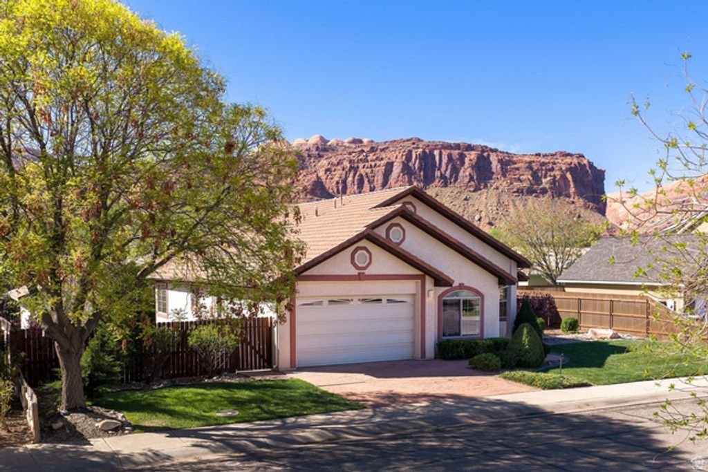 566 W WINESAP CIR, Moab, UT 84532