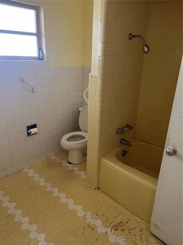 214 W OSCEOLA STREET, Clermont, FL 34711