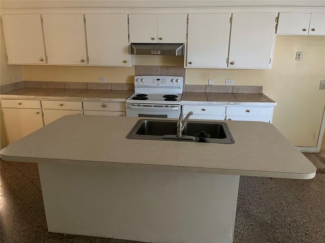 214 W OSCEOLA STREET, Clermont, FL 34711