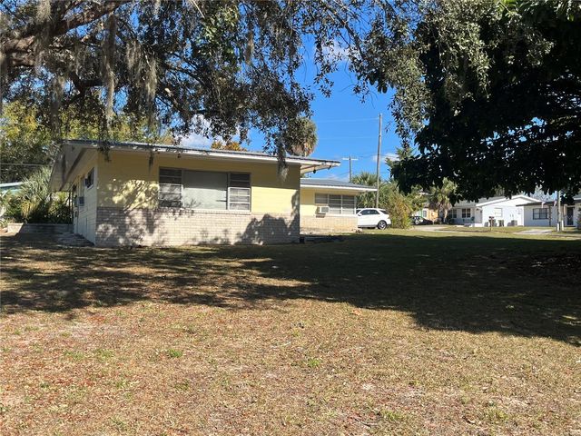 214 W OSCEOLA STREET, Clermont, FL 34711