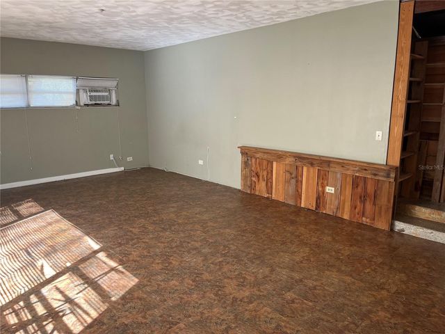 214 W OSCEOLA STREET, Clermont, FL 34711