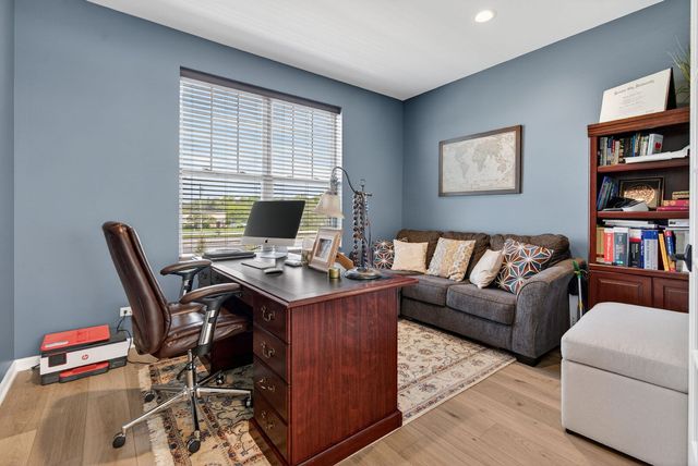 30W142 Wheeler Circle, Warrenville, IL 60563