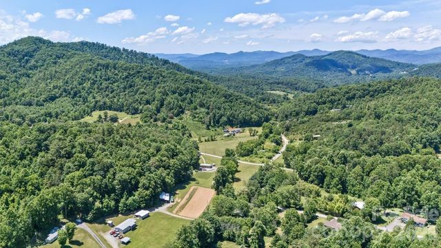 27 Spuds Lane, Weaverville, NC 28787