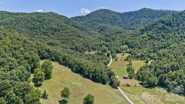27 Spuds Lane, Weaverville, NC 28787
