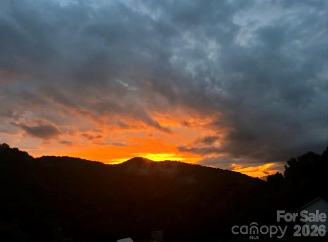 27 Spuds Lane, Weaverville, NC 28787